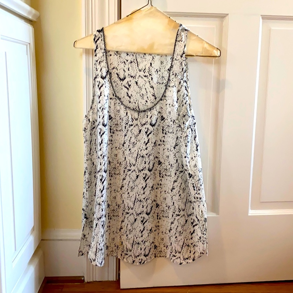 eight sixty size large polyester shirt